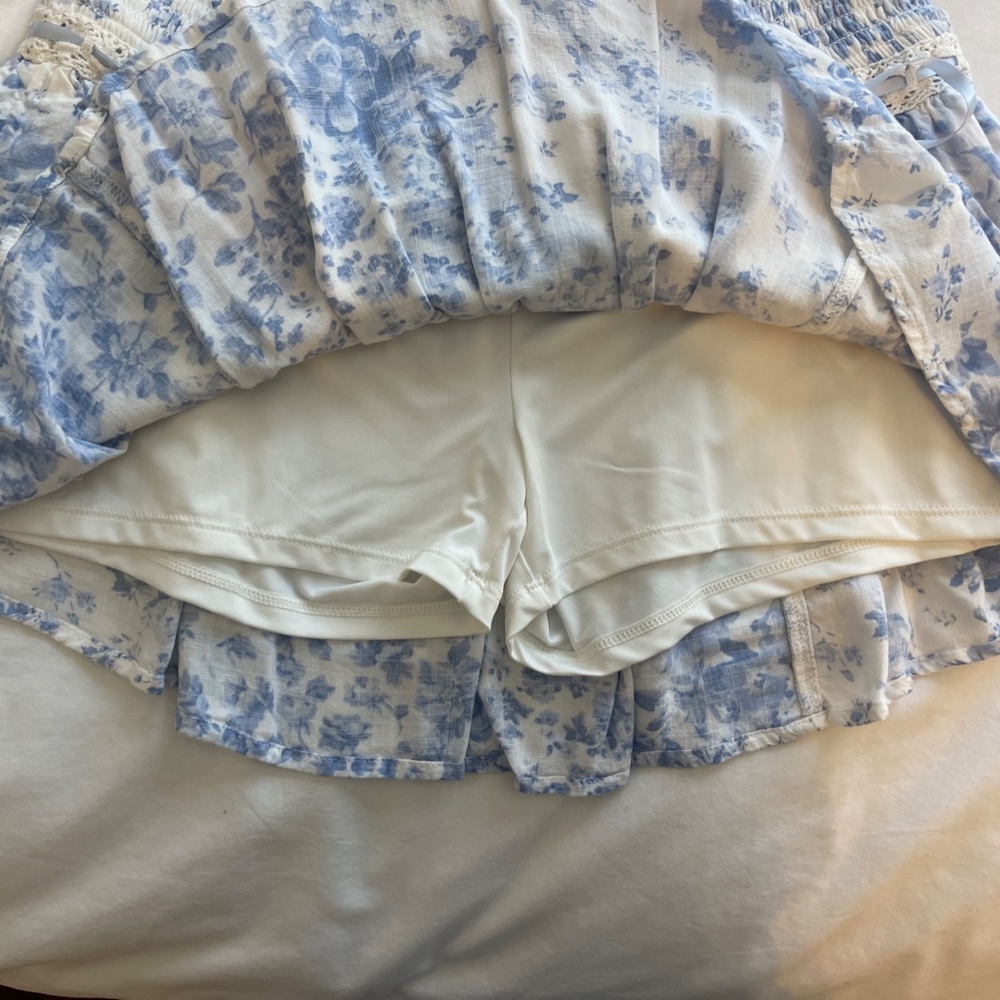 Hollister 2-pc top/skirt blue and white floral set - Women's Size S - Picture 6 of 11